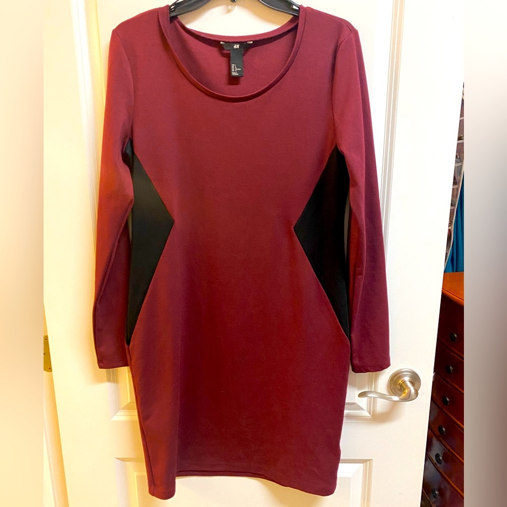 H&M Burgundy And Black Bodycon Long Sleeve Midi Dress - size L
